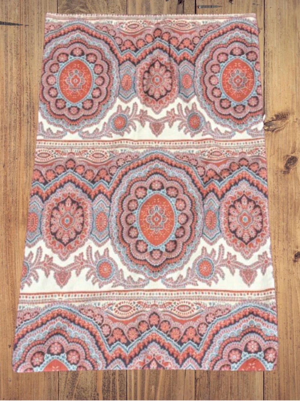 Decorative Medallion Pattern Area Rug - Coral and Cream